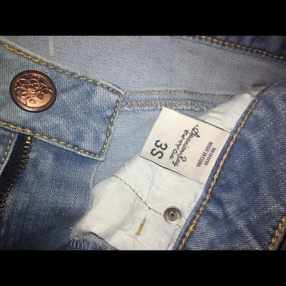 American Rag High Rise Flare Jeans - Picture 6 of 7